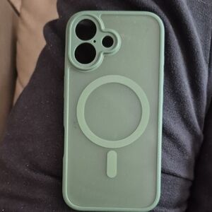 Iphone 17 Magsafe-Compatible Matte Green iPhone Case